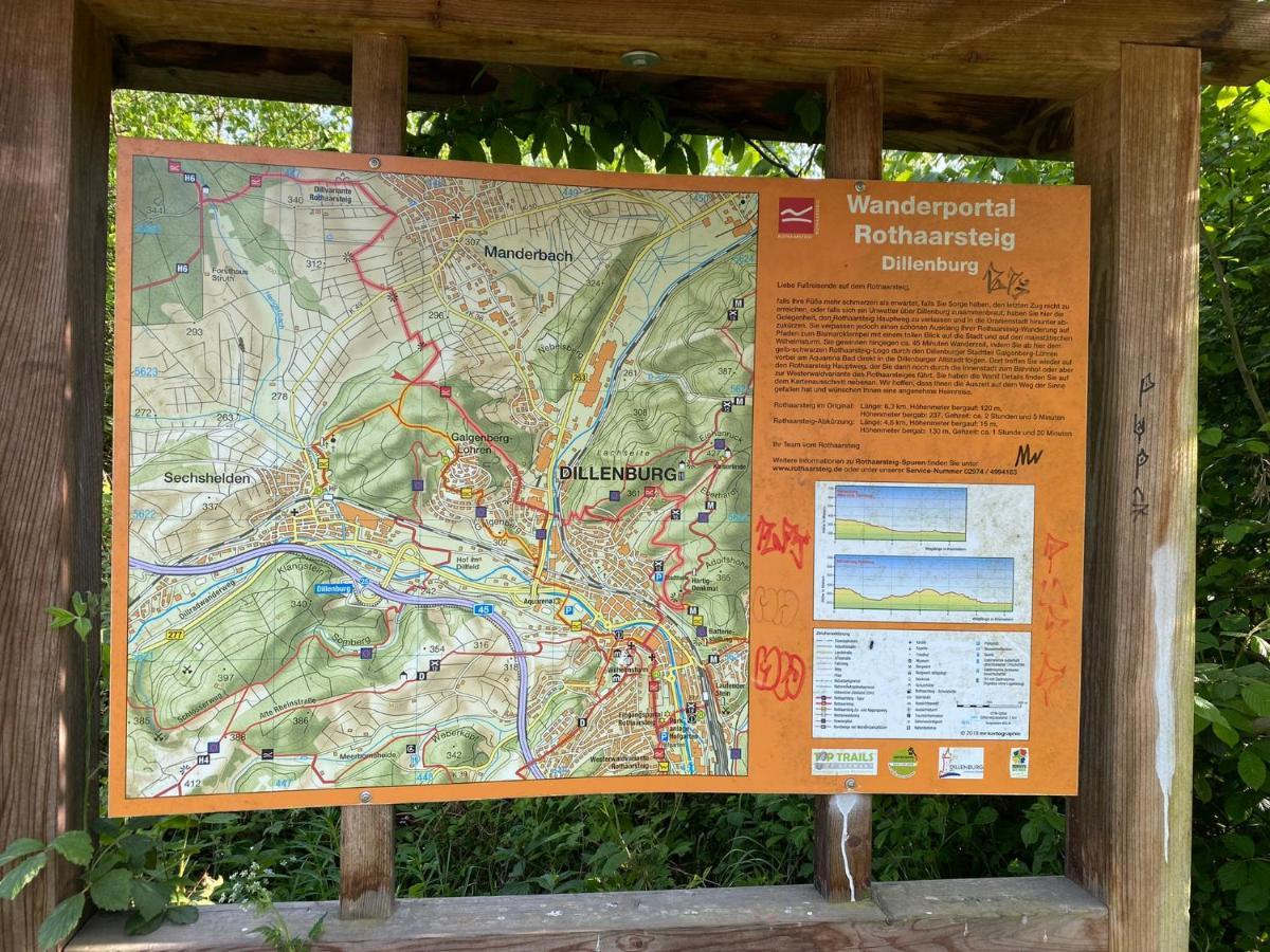 Schone Ferienwohnung Mit Waldblick In Dillenburg Luaran gambar